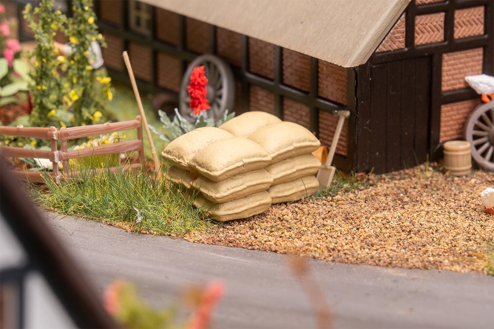 Faller 180010 HO Stacked 30 Bags Kit