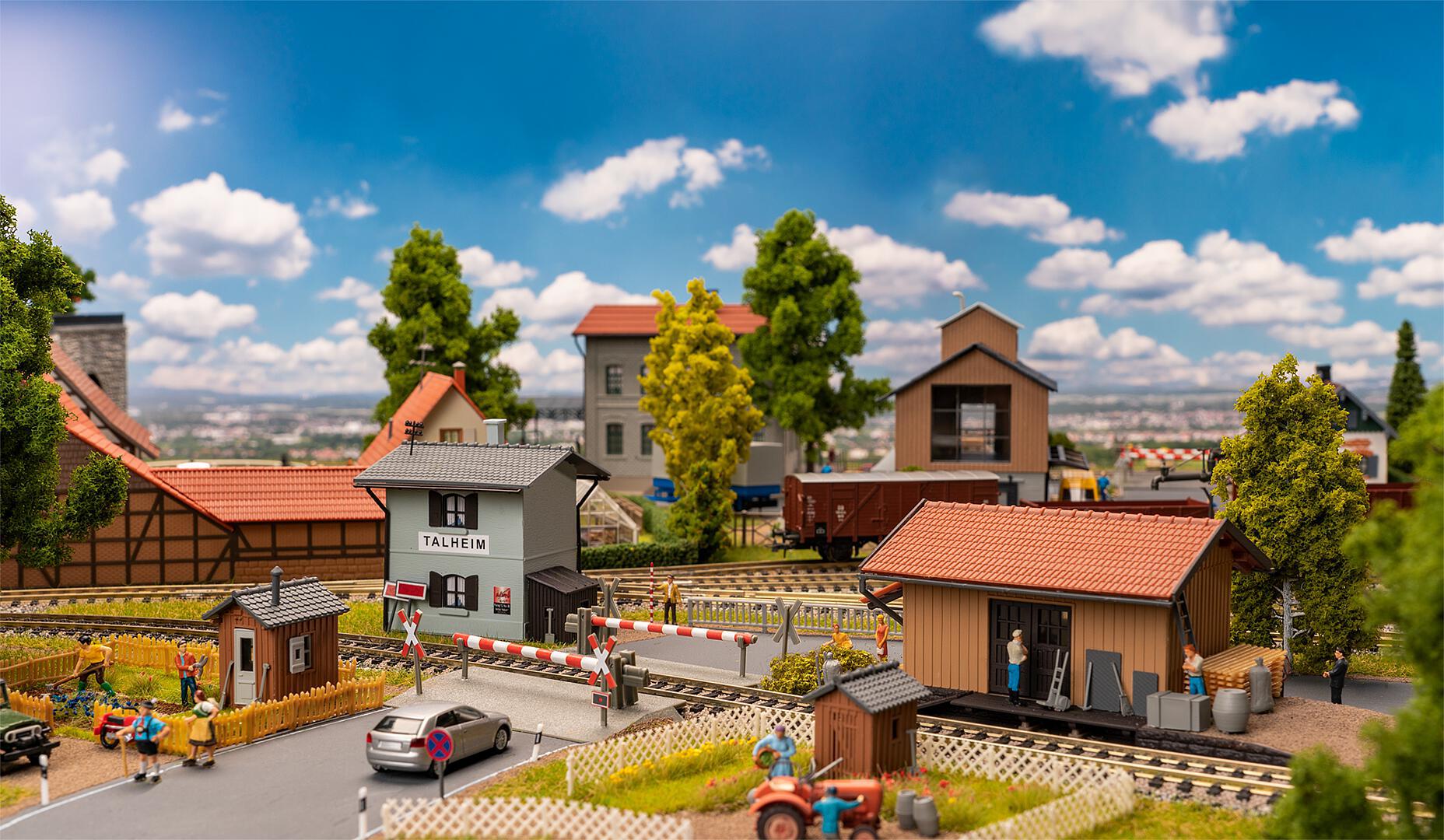 Faller 190141 HO At the Level Crossing Promotional Set Building Kit