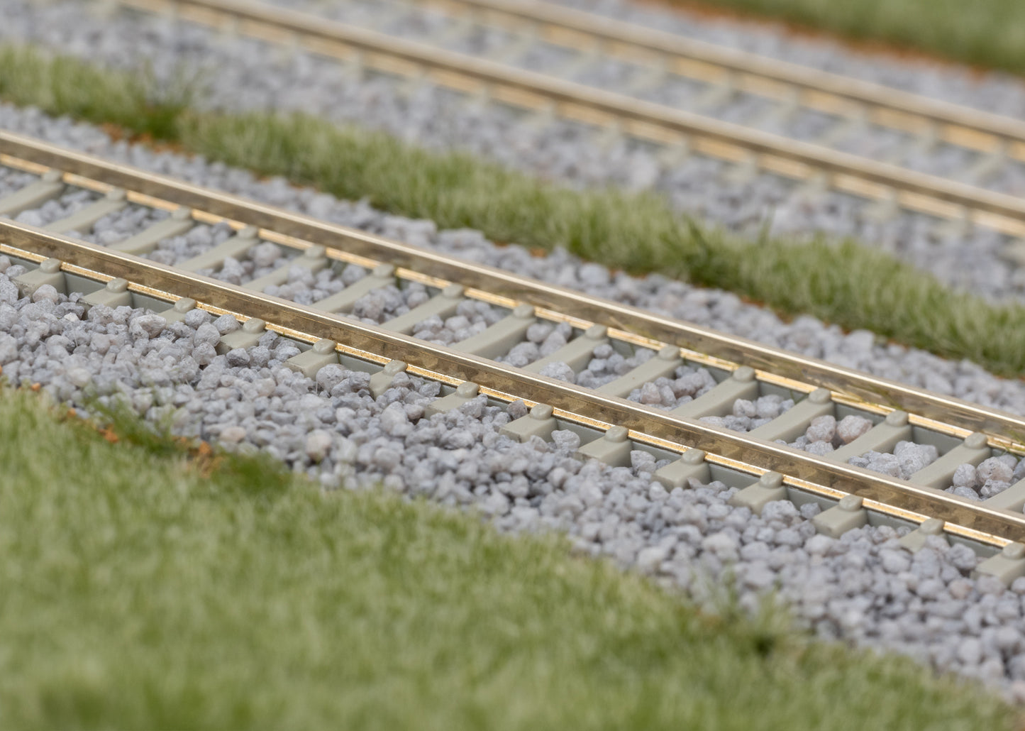 Trix 14507 Minitrix 2" Straight Track with Concrete Ties