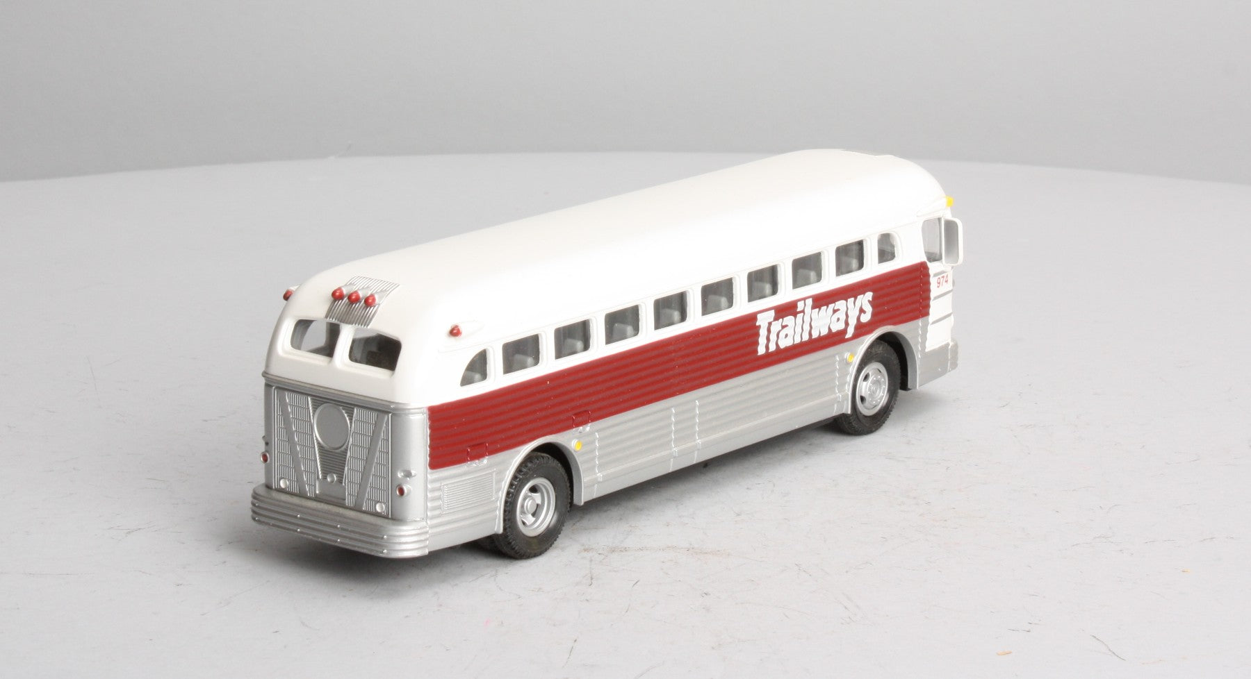 MTH 30-50011 1:48 Scale RailKing Trailways Lines Die-Cast Bus # 974