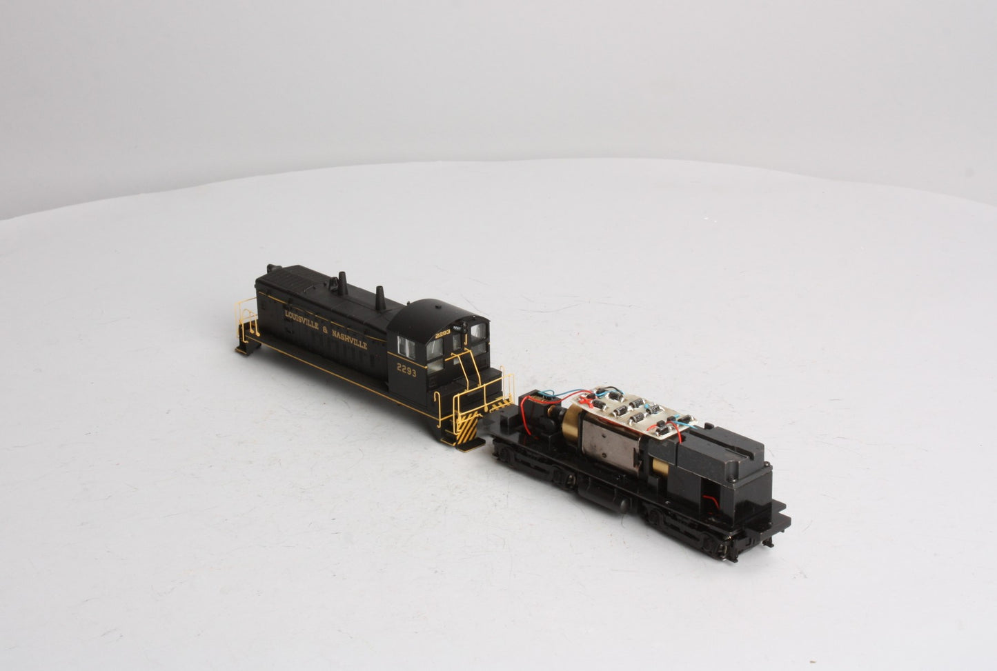 Proto 2000 8836 HO Scale L&N SW9/1200 Diesel Locomotive LN/Box
