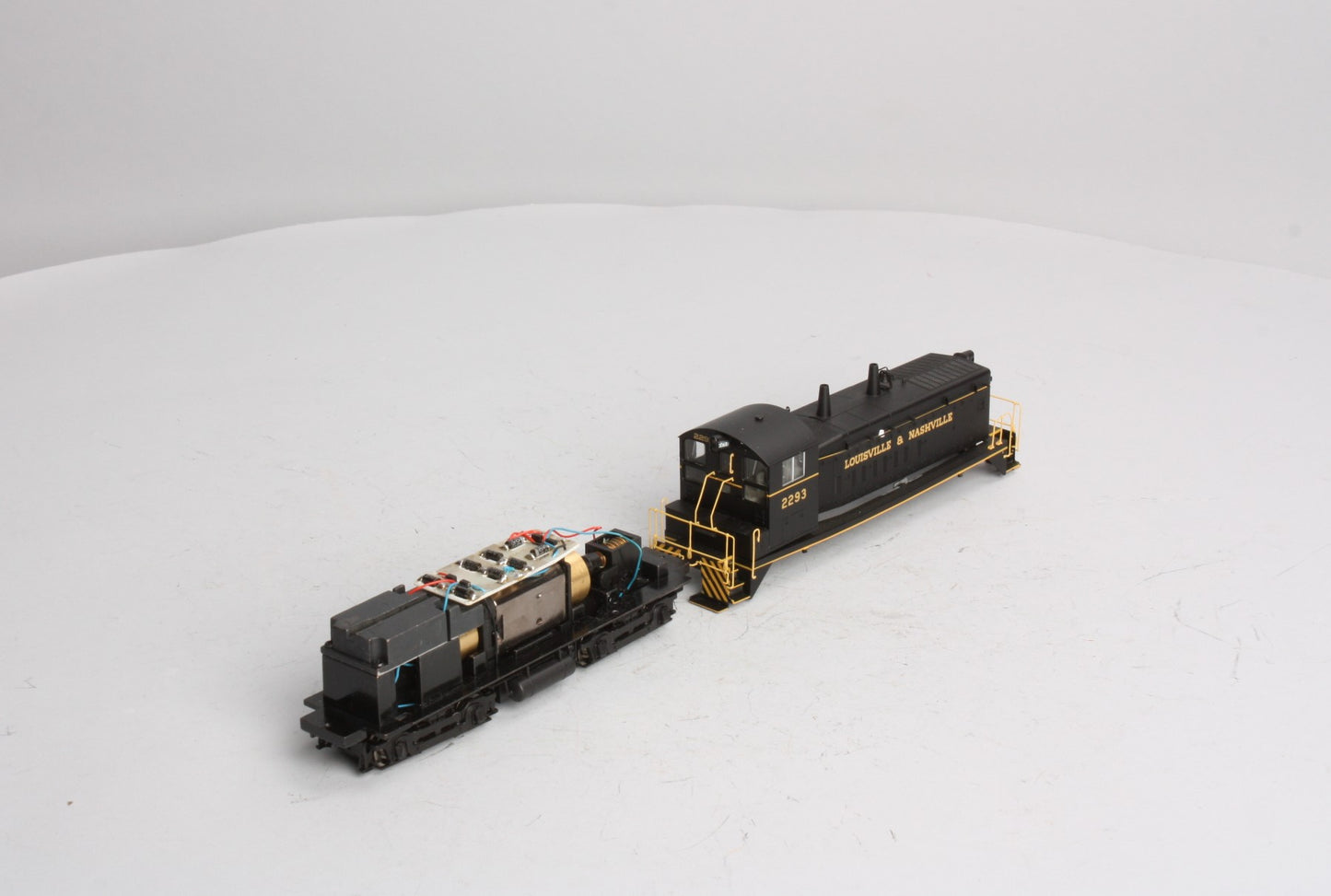 Proto 2000 8836 HO Scale L&N SW9/1200 Diesel Locomotive LN/Box