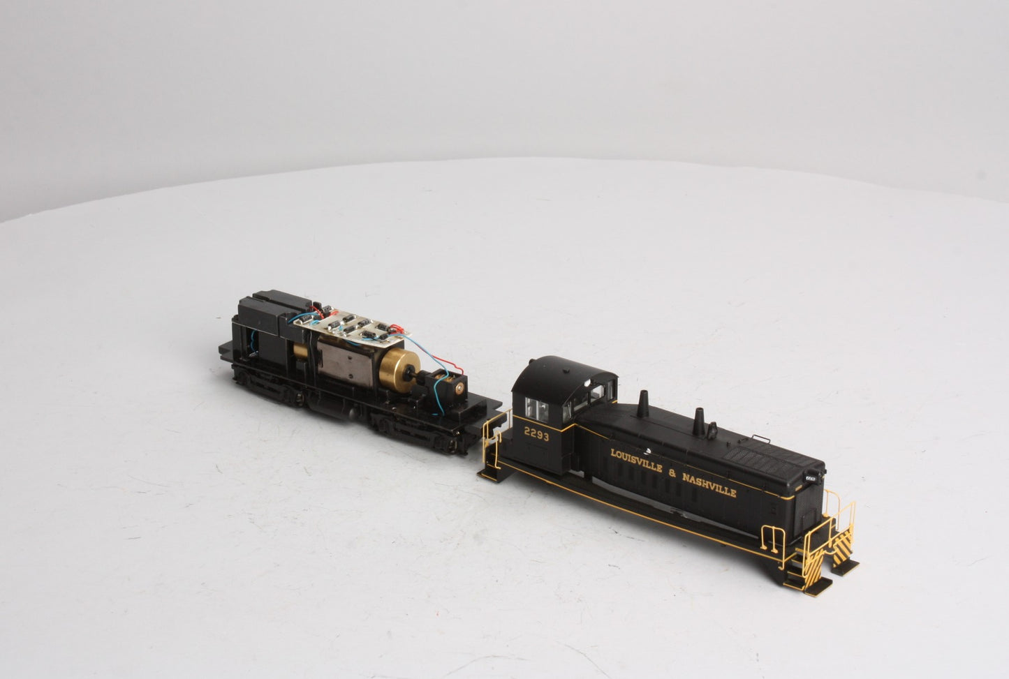 Proto 2000 8836 HO Scale L&N SW9/1200 Diesel Locomotive LN/Box
