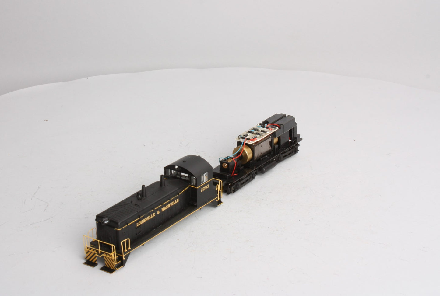 Proto 2000 8836 HO Scale L&N SW9/1200 Diesel Locomotive LN/Box