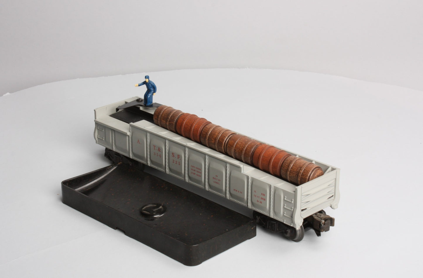 Lionel 6-19877 O AT&SF PWC Operating Barrel Ramp Car EX/Box