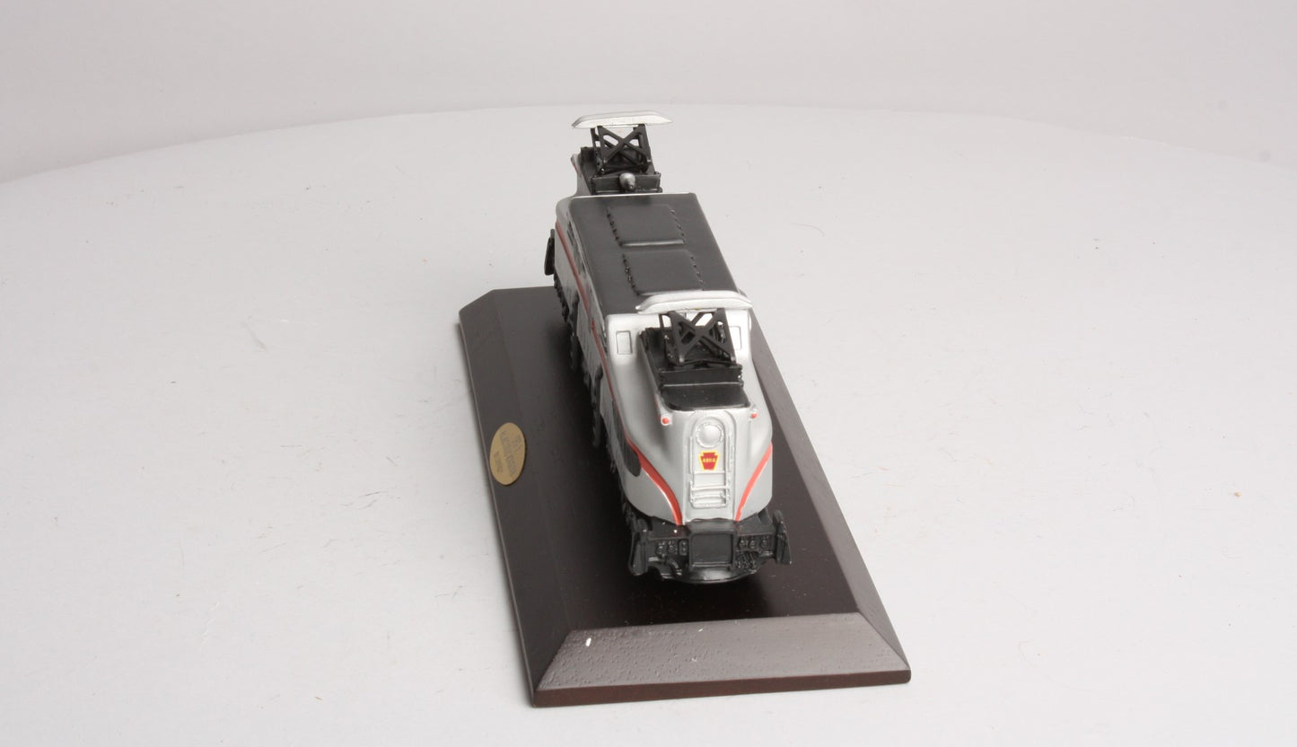 Avon Lionel Classic Collection GG-1 Pennsylvania Electric Engine w/ Wooden Base
