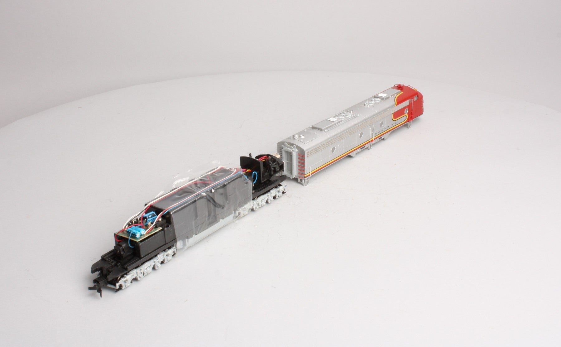 Proto 2000 8035 HO Life-Like Atchison Topeka & Santa Fe E8/9 Diesel Loco #87 LN/Box