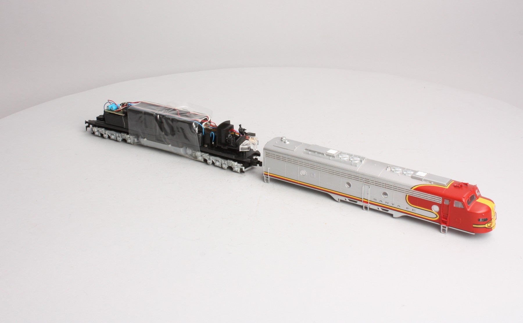 Proto 2000 8035 HO Life-Like Atchison Topeka & Santa Fe E8/9 Diesel Loco #87 LN/Box