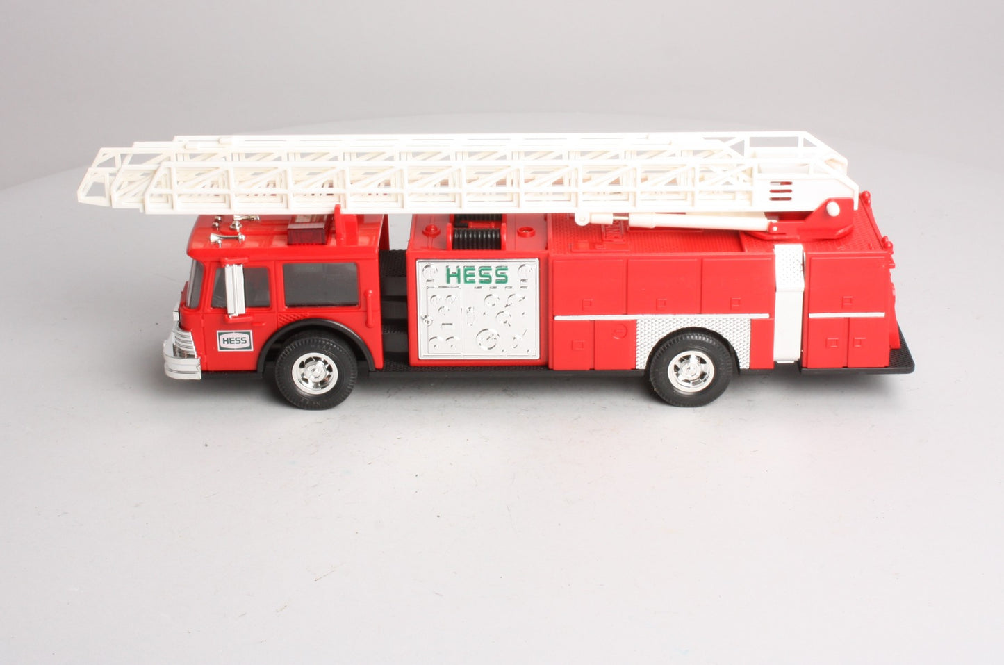 Hess 1986 Fire Truck Bank