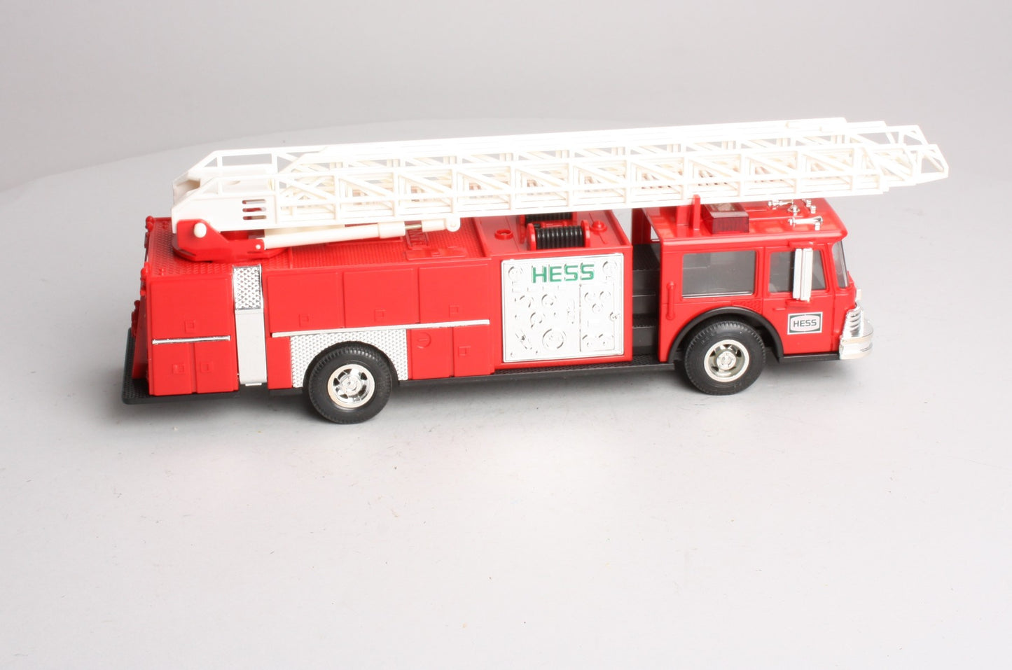 Hess 1986 Fire Truck Bank