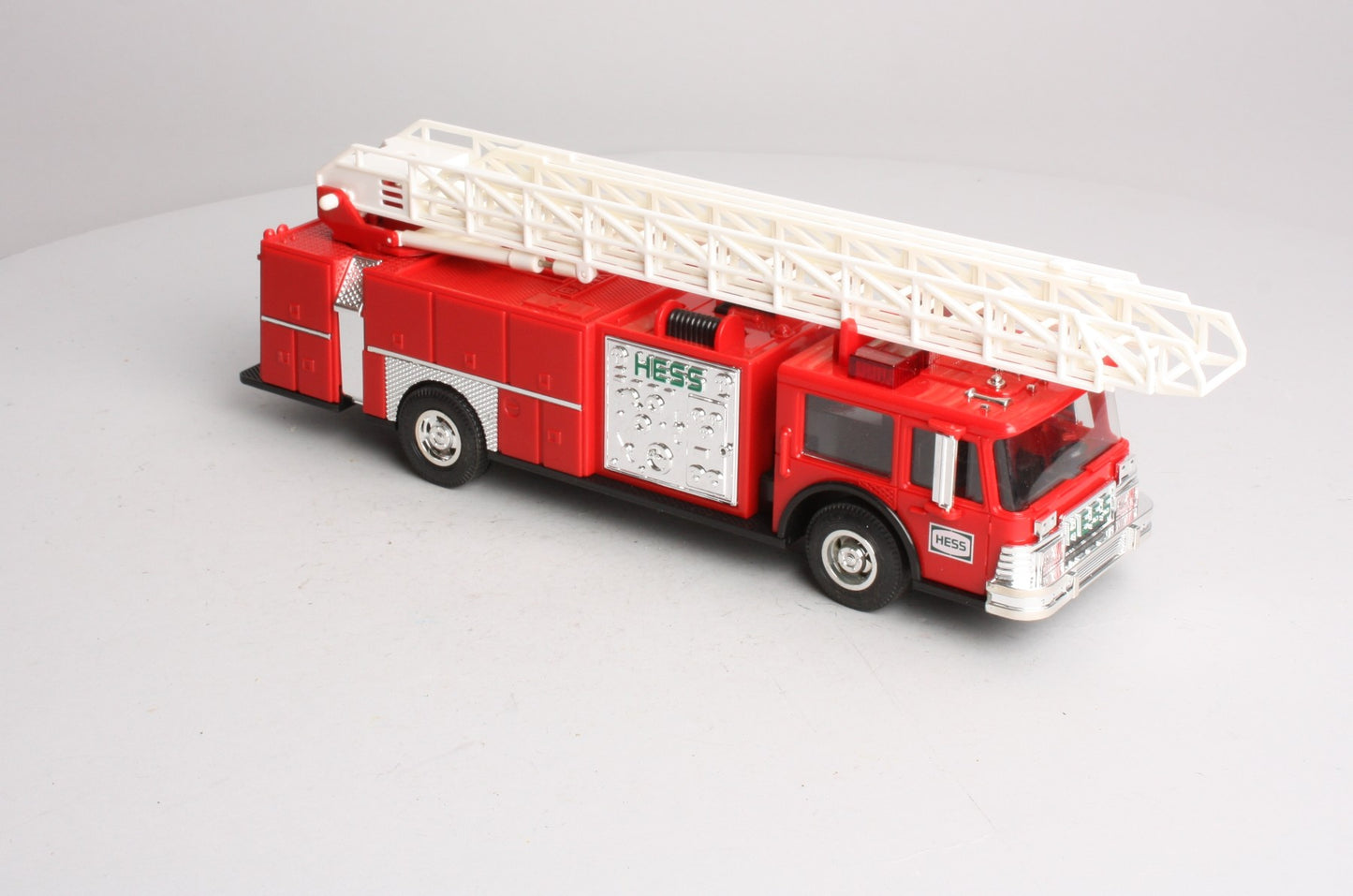 Hess 1986 Fire Truck Bank