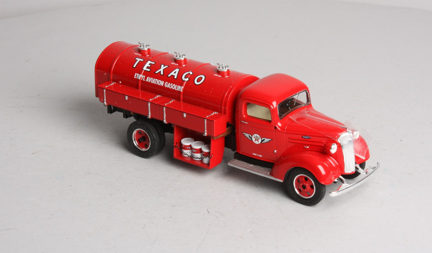 First Gear 19-2667 1:30 Die Cast Texaco Aviation #3 900-Gallon Aviation Tanker