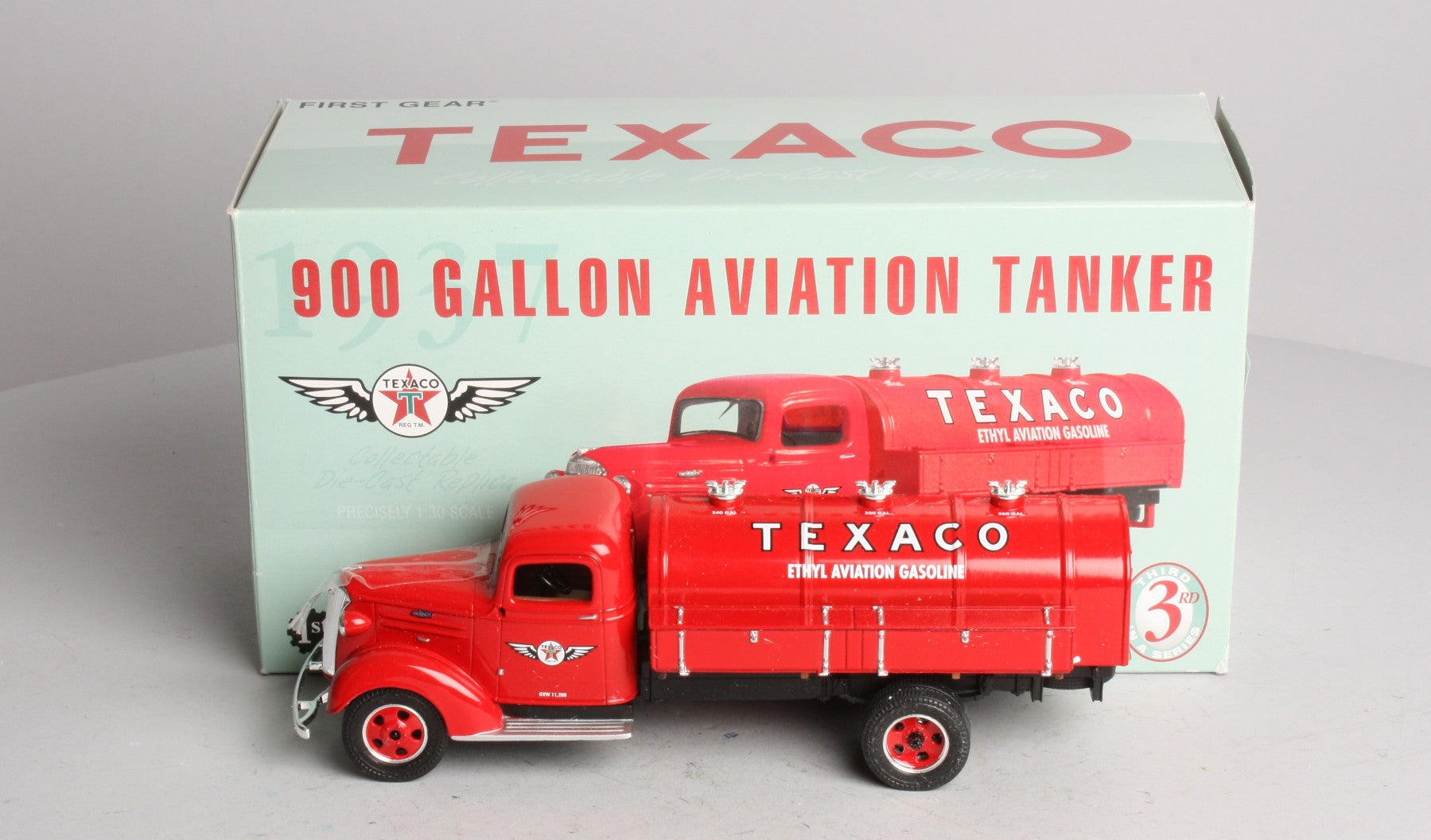 First Gear 19-2667 1:30 Die Cast Texaco Aviation #3 900-Gallon Aviation Tanker