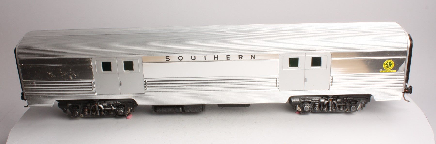 Aristo-Craft 32211 G Southern Streamline Baggage Car - Metal Wheels