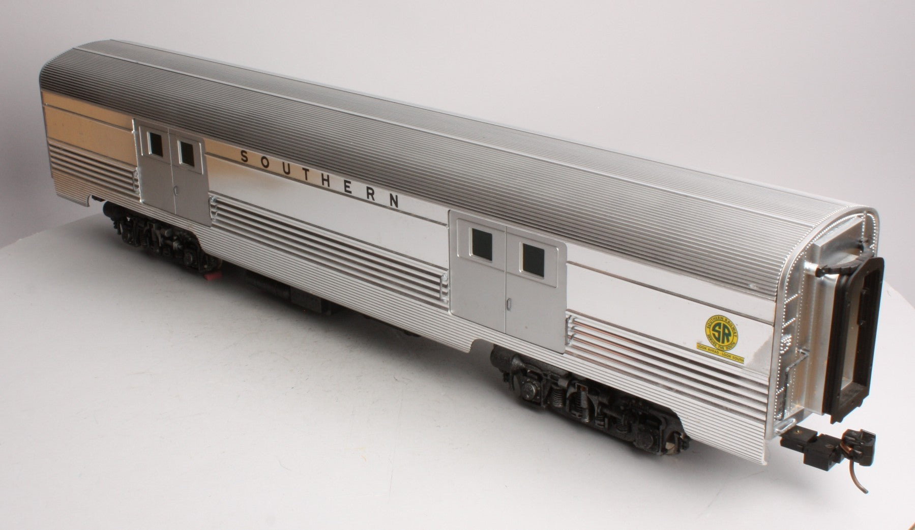 Aristo-Craft 32211 G Southern Streamline Baggage Car - Metal Wheels