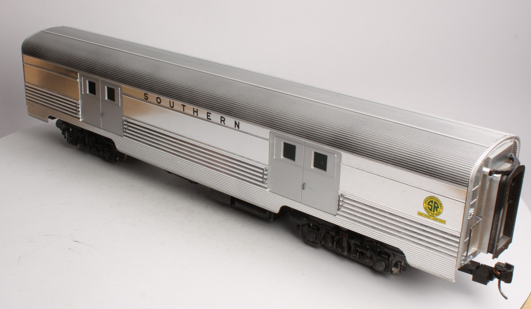 Aristo-Craft 32211 G Southern Streamline Baggage Car - Metal Wheels