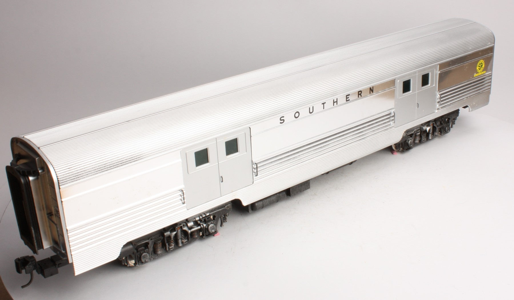 Aristo-Craft 32211 G Southern Streamline Baggage Car - Metal Wheels