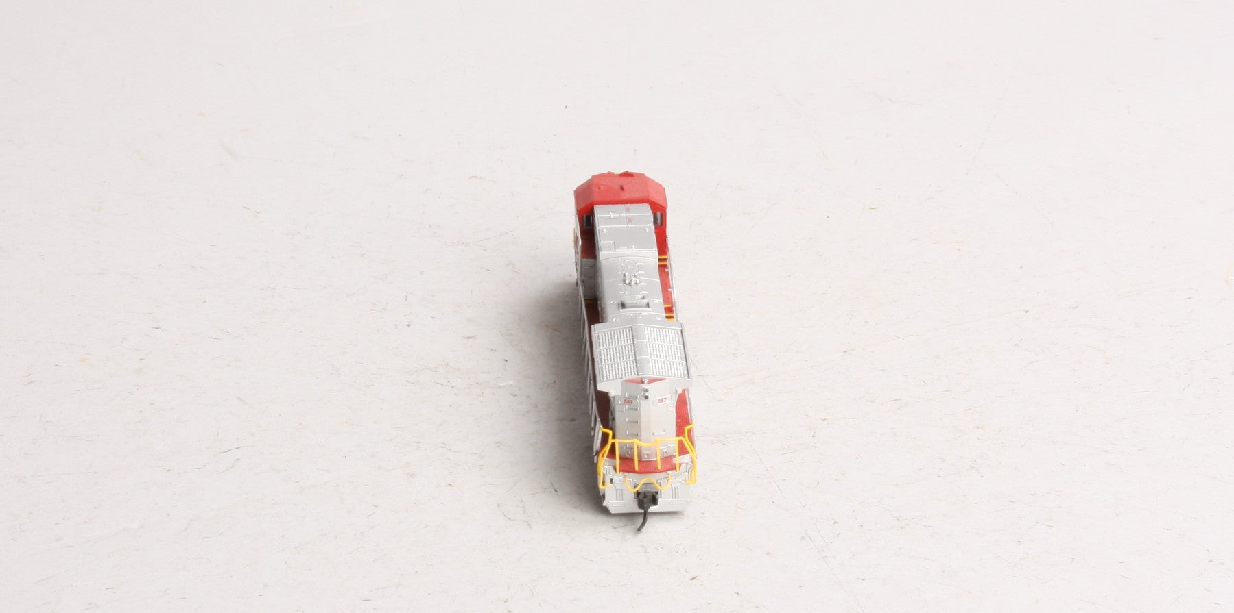 Atlas 48805 N Scale BNSF Dash 8-40BW Diesel Locomotive #557