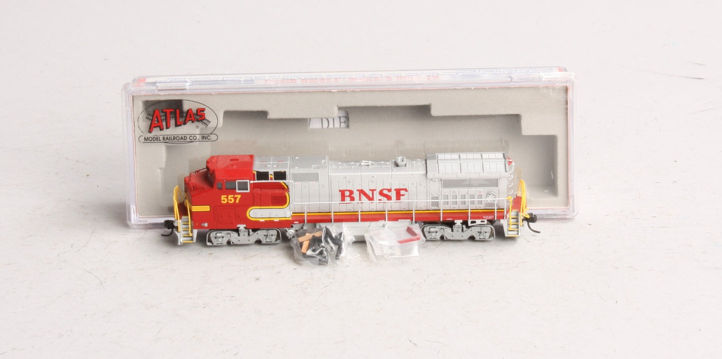 Atlas 48805 N Scale BNSF Dash 8-40BW Diesel Locomotive #557