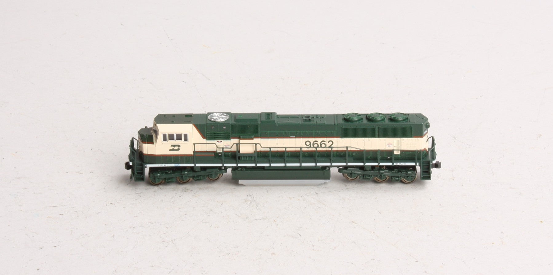 Kato 176-6506 N Scale Burlington Northern SD70MAC Diesel Locomotive #9662 LN/Box
