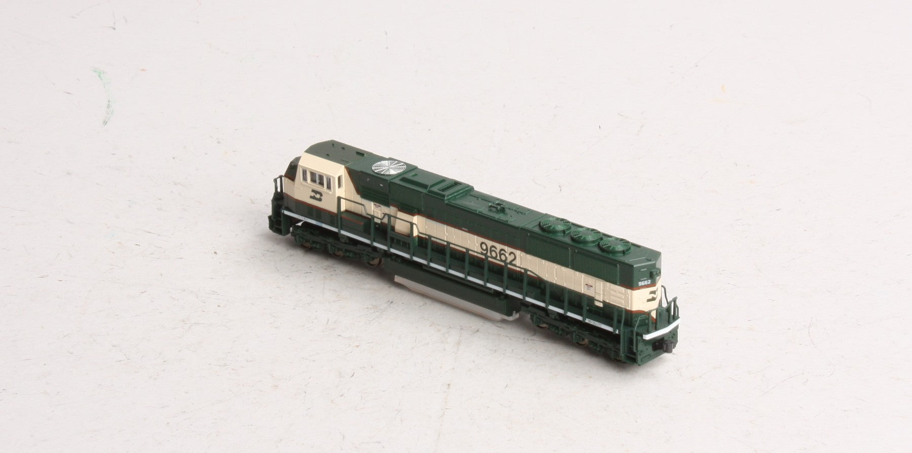 Kato 176-6506 N Scale Burlington Northern SD70MAC Diesel Locomotive #9662 LN/Box