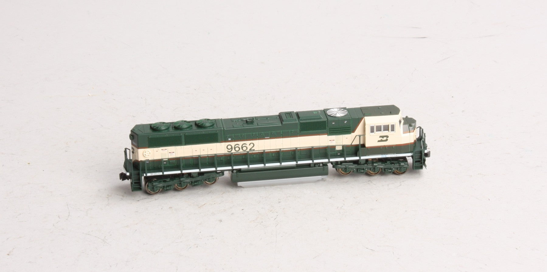 Kato 176-6506 N Scale Burlington Northern SD70MAC Diesel Locomotive #9662 LN/Box