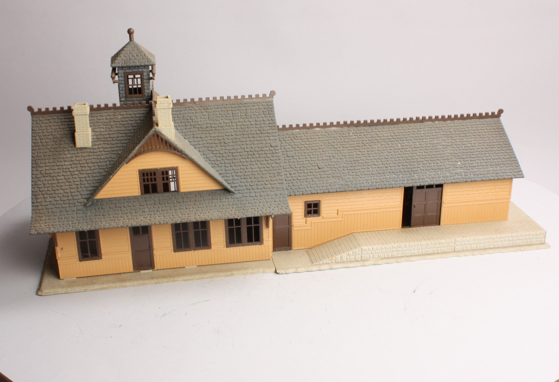 Lionel 6-2709 O Rico Station Building Kit - Assembled