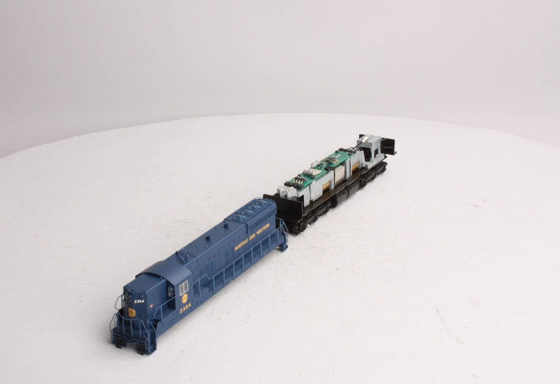 Proto 2000 21236 HO Scale Norfolk & Western SD9 Diesel Locomotive #2354 LN/Box