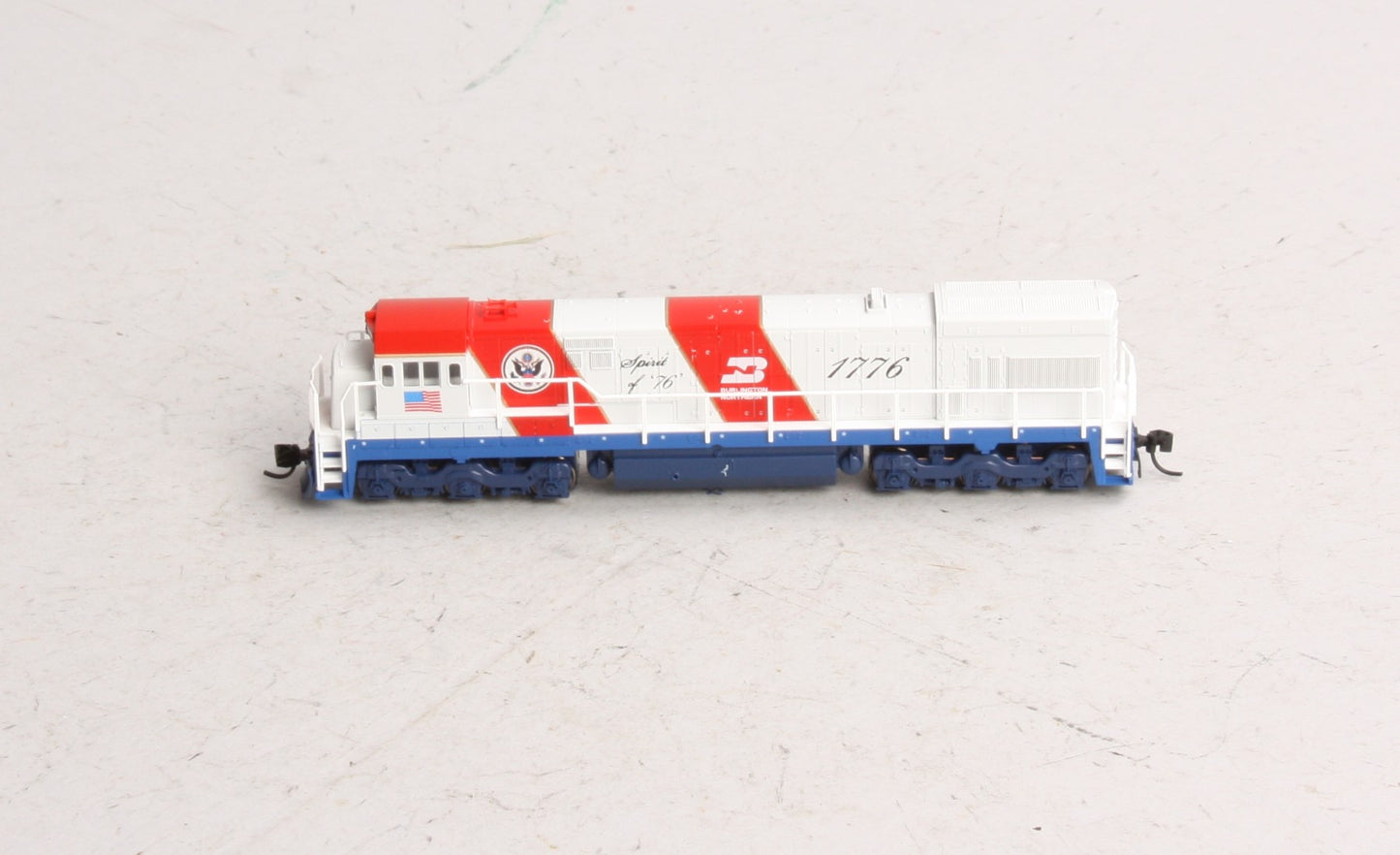 Kato 176-0937 N U30C BN #1776/Bicentennial Powered Diesel Locomotive