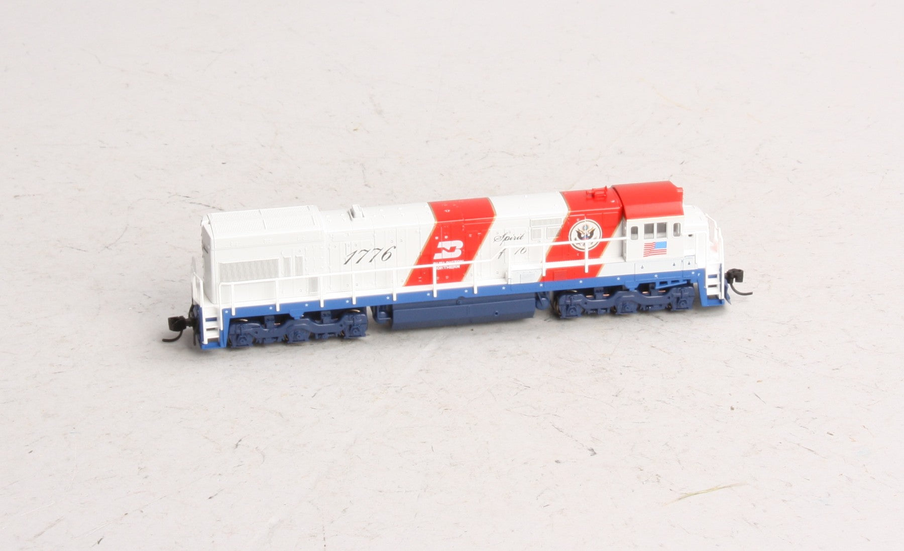 Kato 176-0937 N U30C BN #1776/Bicentennial Powered Diesel Locomotive