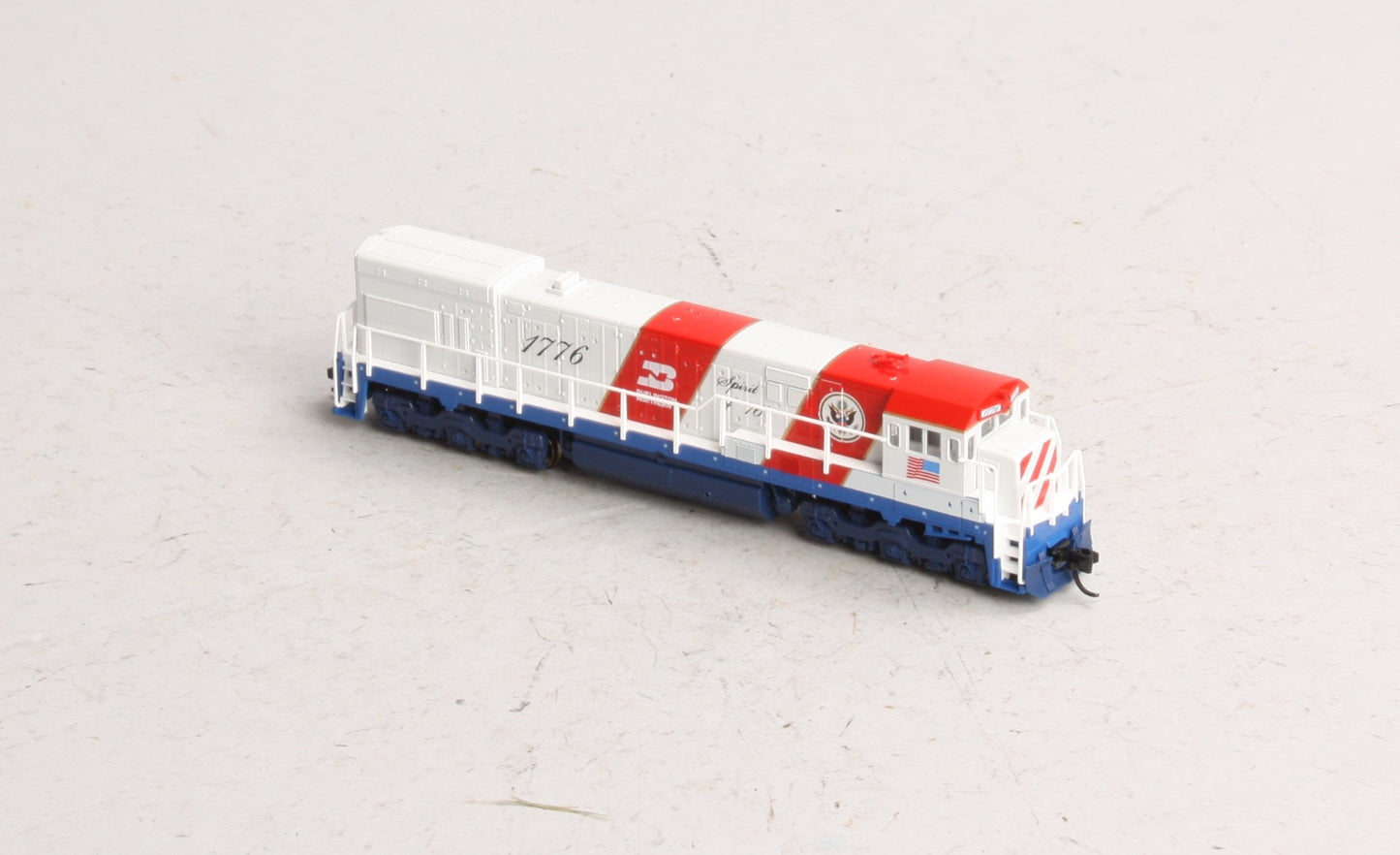 Kato 176-0937 N U30C BN #1776/Bicentennial Powered Diesel Locomotive