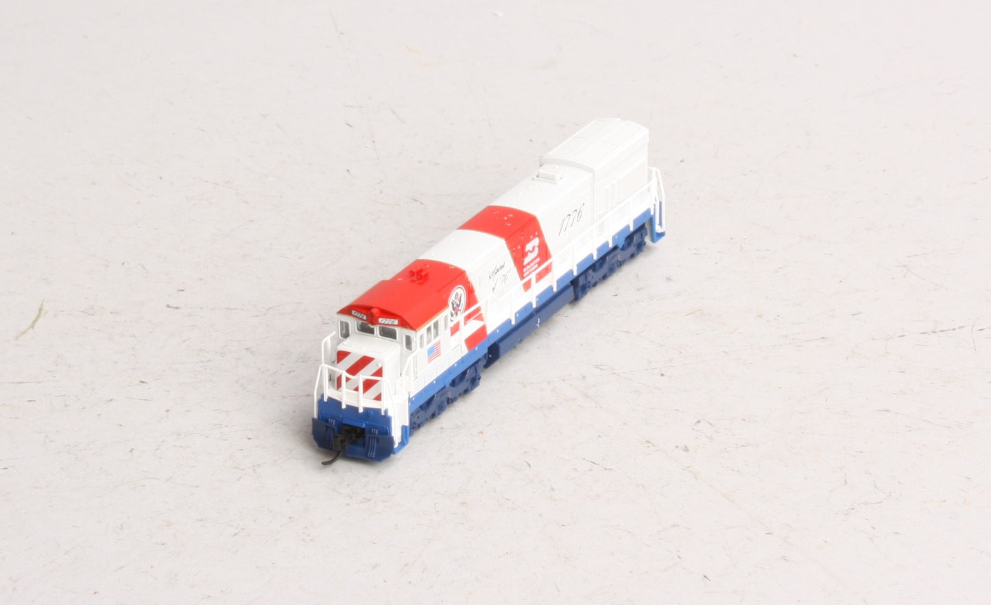 Kato 176-0937 N U30C BN #1776/Bicentennial Powered Diesel Locomotive