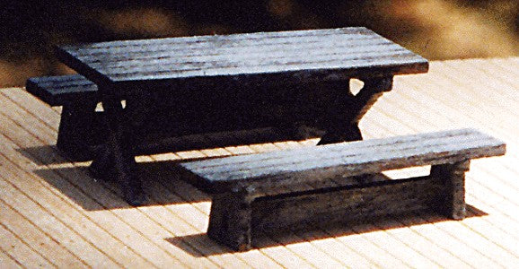 B.T.S. 23018 HO Logger (Picnic) Table Kit