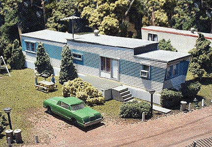 NuComp Miniatures 871002 Mobile home kit w/prch #1