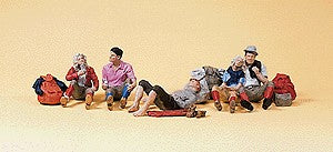 Preiser 10442 HO Resting Hikers at Water Pump Figures (Set of 5)