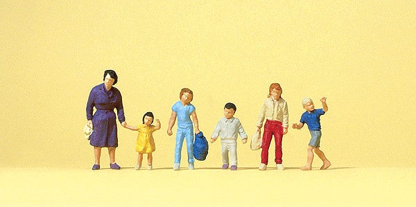 Preiser 14041 HO Walking Women with Children Figures (Set of 6)