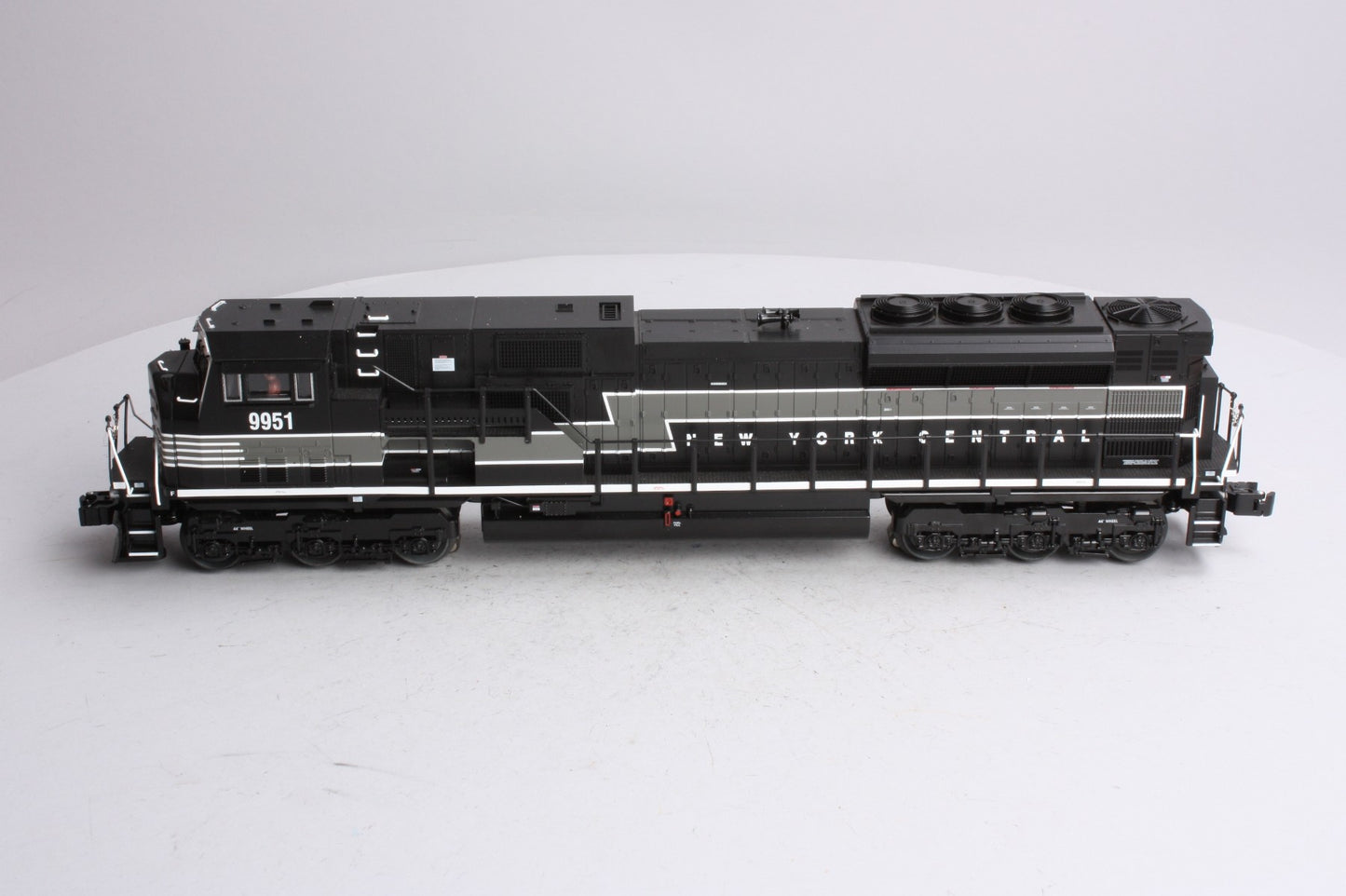 Lionel 6-28332 O New York Central Lionmaster SD-80 Diesel Locomotive #9951 LN/Box