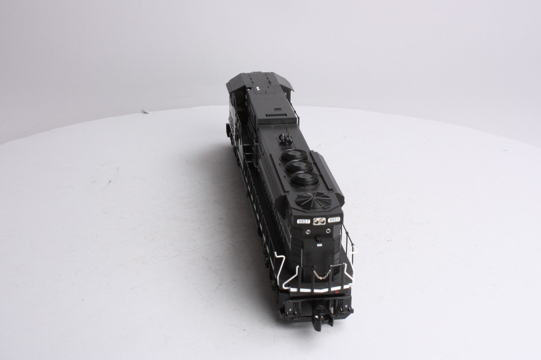 Lionel 6-28332 O New York Central Lionmaster SD-80 Diesel Locomotive #9951 LN/Box