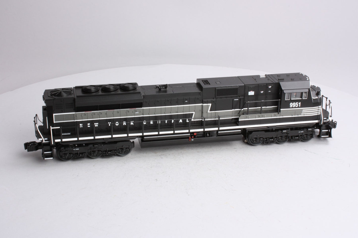 Lionel 6-28332 O New York Central Lionmaster SD-80 Diesel Locomotive #9951 LN/Box
