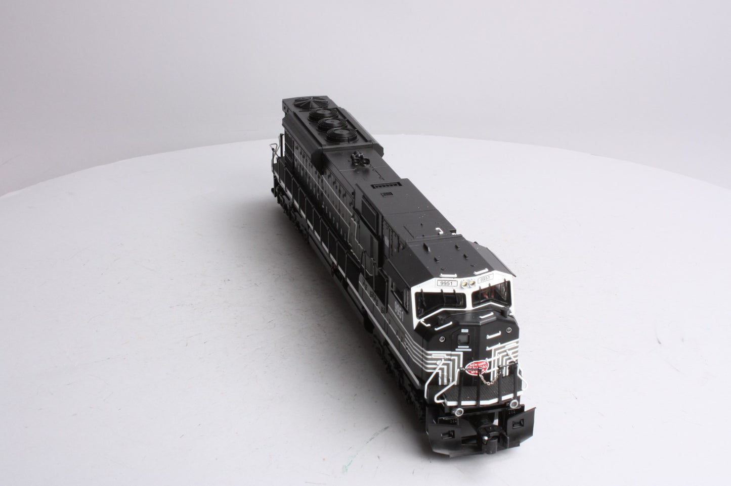 Lionel 6-28332 O New York Central Lionmaster SD-80 Diesel Locomotive #9951 LN/Box