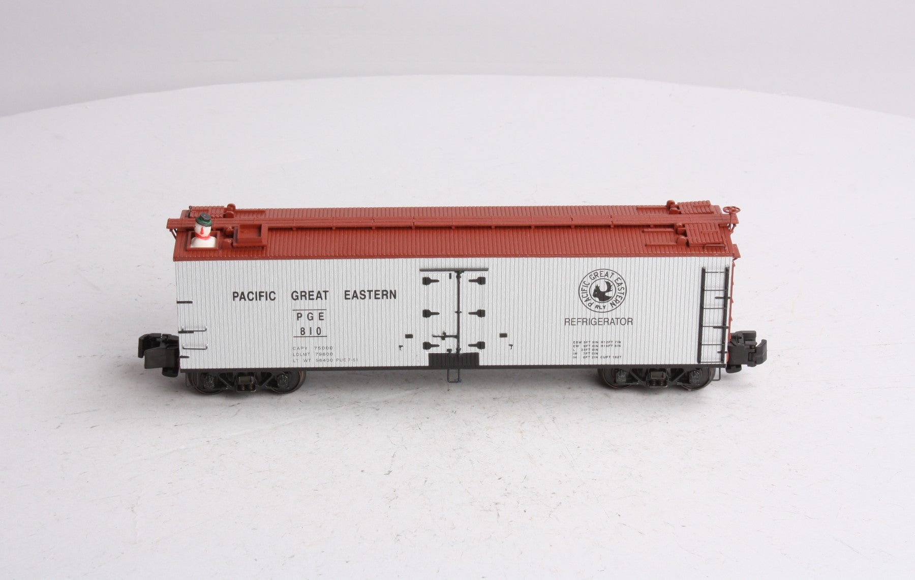 S-Helper 00497 S Scale Pacific Great Eastern Christmas Reefer #810 LN/Box