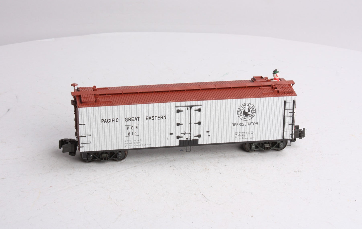 S-Helper 00497 S Scale Pacific Great Eastern Christmas Reefer #810 LN/Box