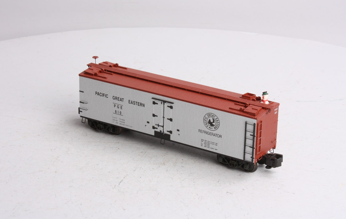 S-Helper 00497 S Scale Pacific Great Eastern Christmas Reefer #810 LN/Box