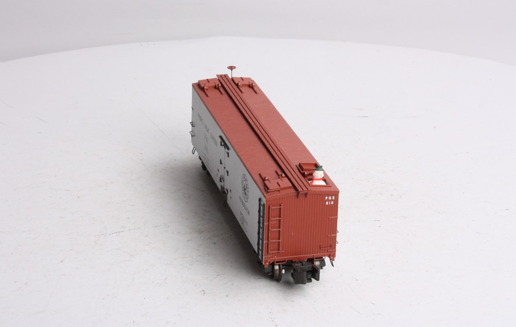 S-Helper 00497 S Scale Pacific Great Eastern Christmas Reefer #810 LN/Box