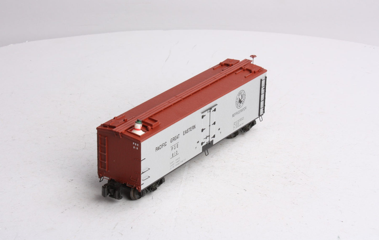 S-Helper 00497 S Scale Pacific Great Eastern Christmas Reefer #810 LN/Box