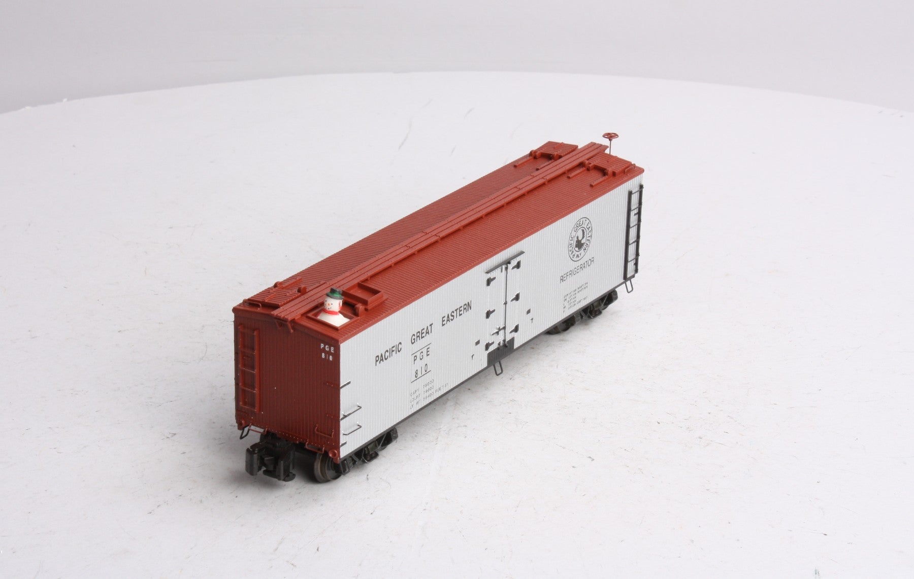 S-Helper 00497 S Scale Pacific Great Eastern Christmas Reefer #810 LN/Box