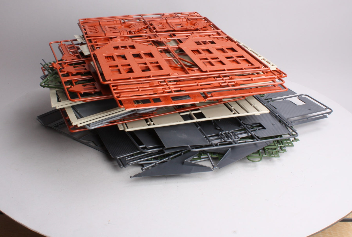 Walthers 933-2943 HO Milwaukee-Style Station & Train Shed Building Kit