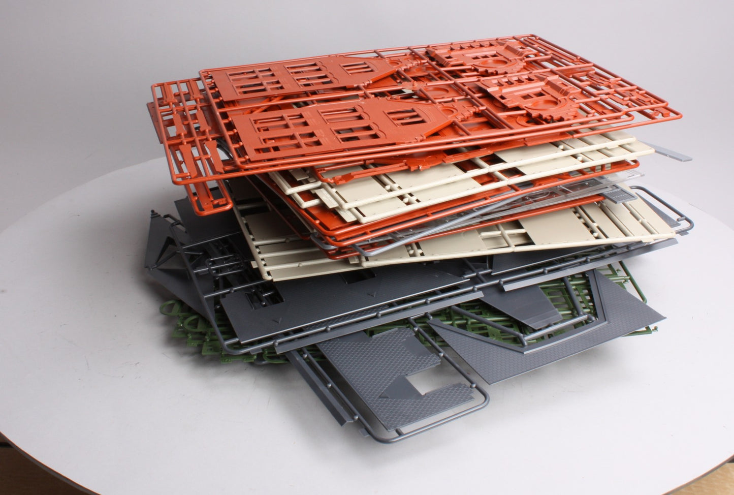 Walthers 933-2943 HO Milwaukee-Style Station & Train Shed Building Kit