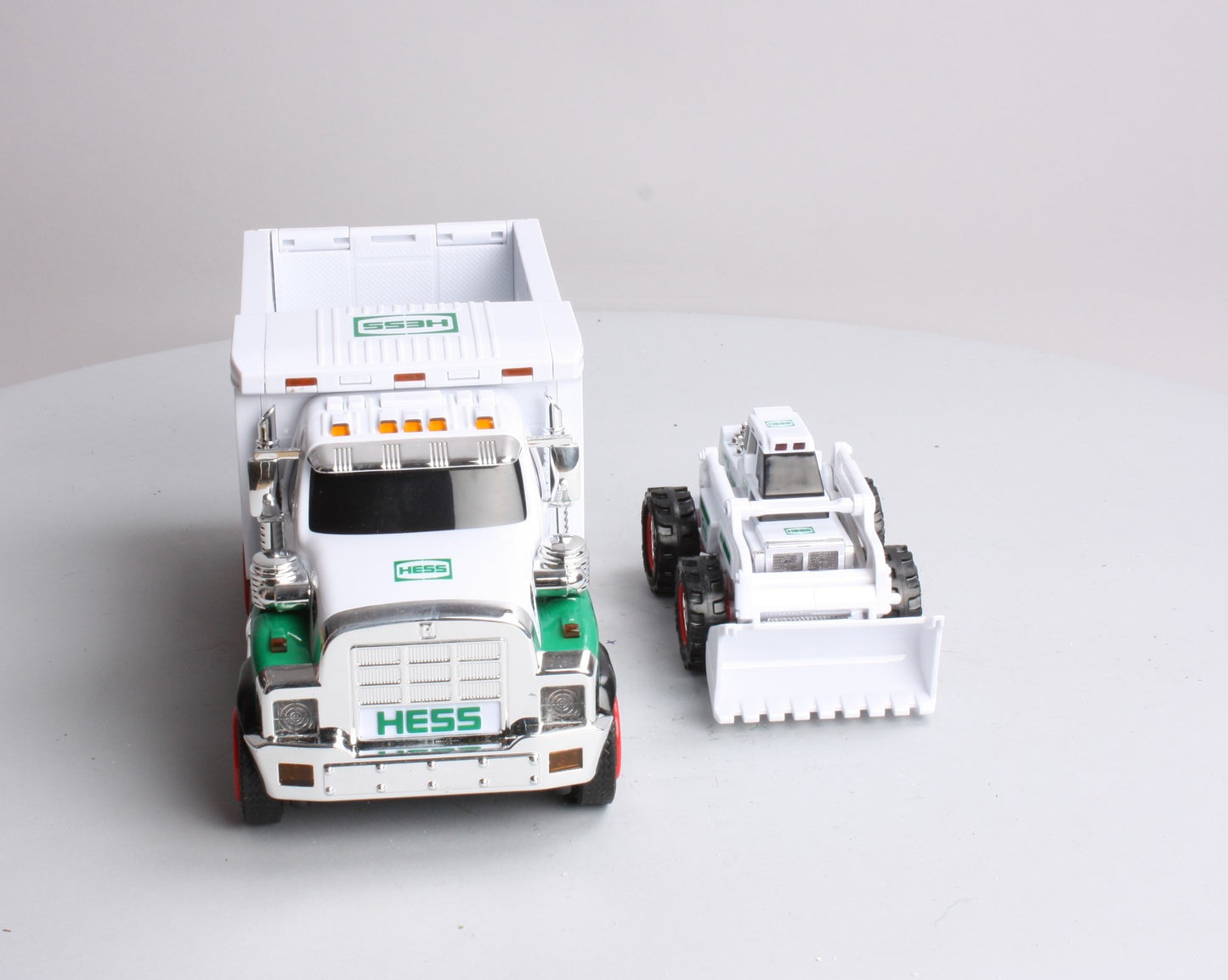 Hess 2008 Die Cast Toy Truck And Front Loader NIB