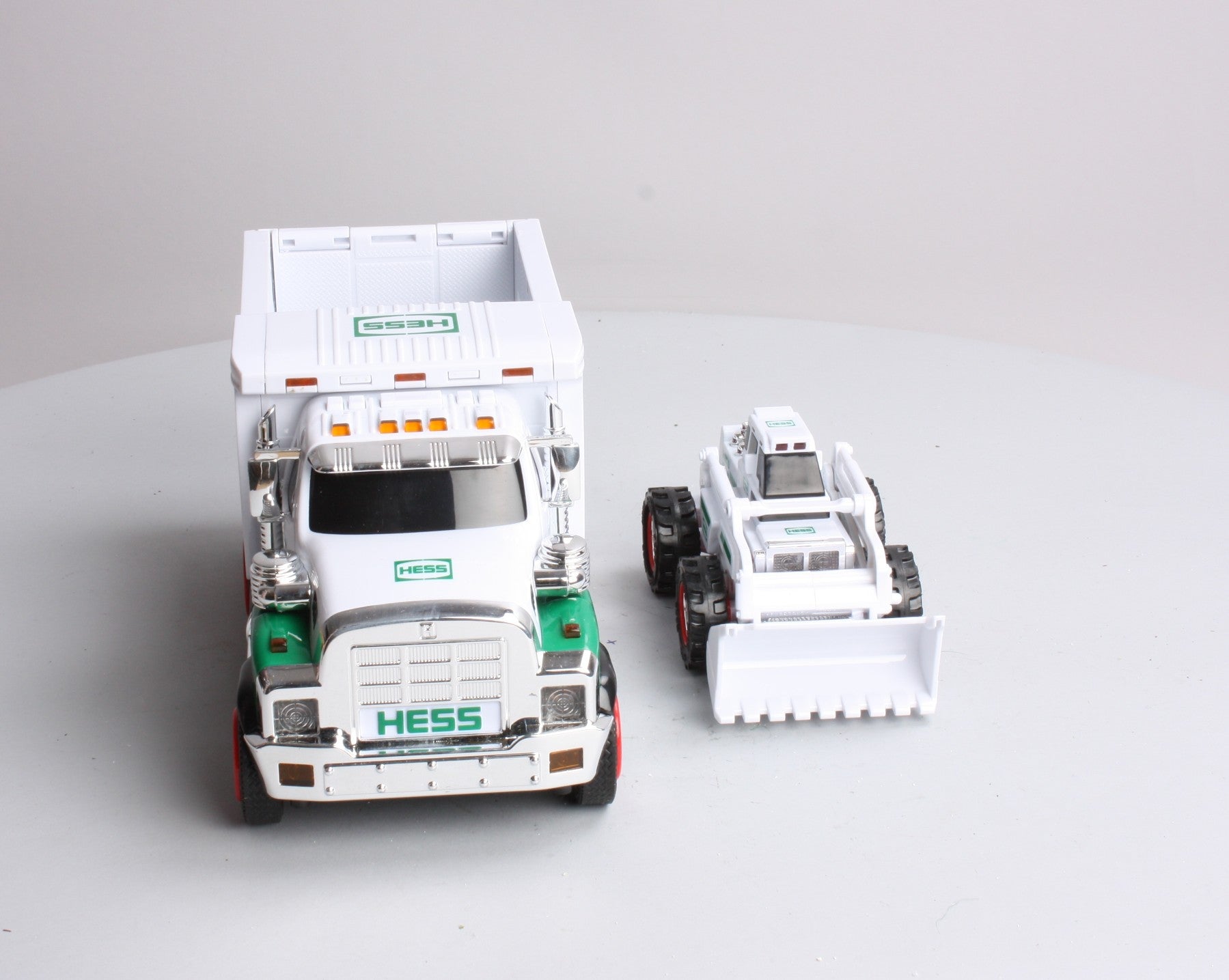 Hess 2008 Die Cast Toy Truck And Front Loader NIB